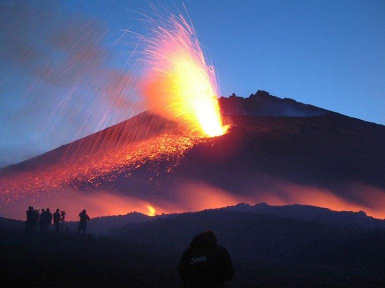 Etna’s latest show & 10 interesting facts about volcanoes The