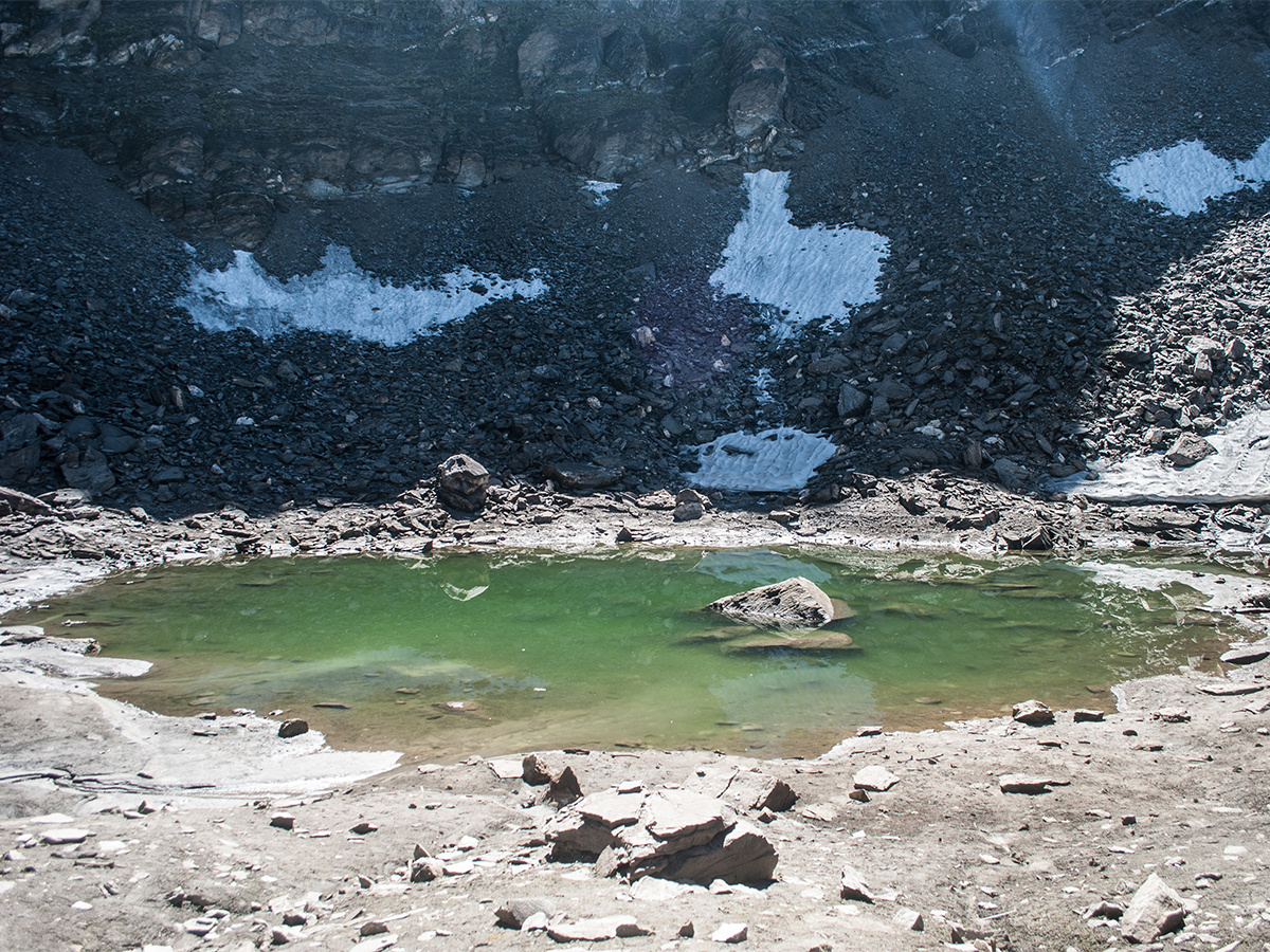The roopkund lake in August2014 - Image Credit: Wikipedia User Schwiki